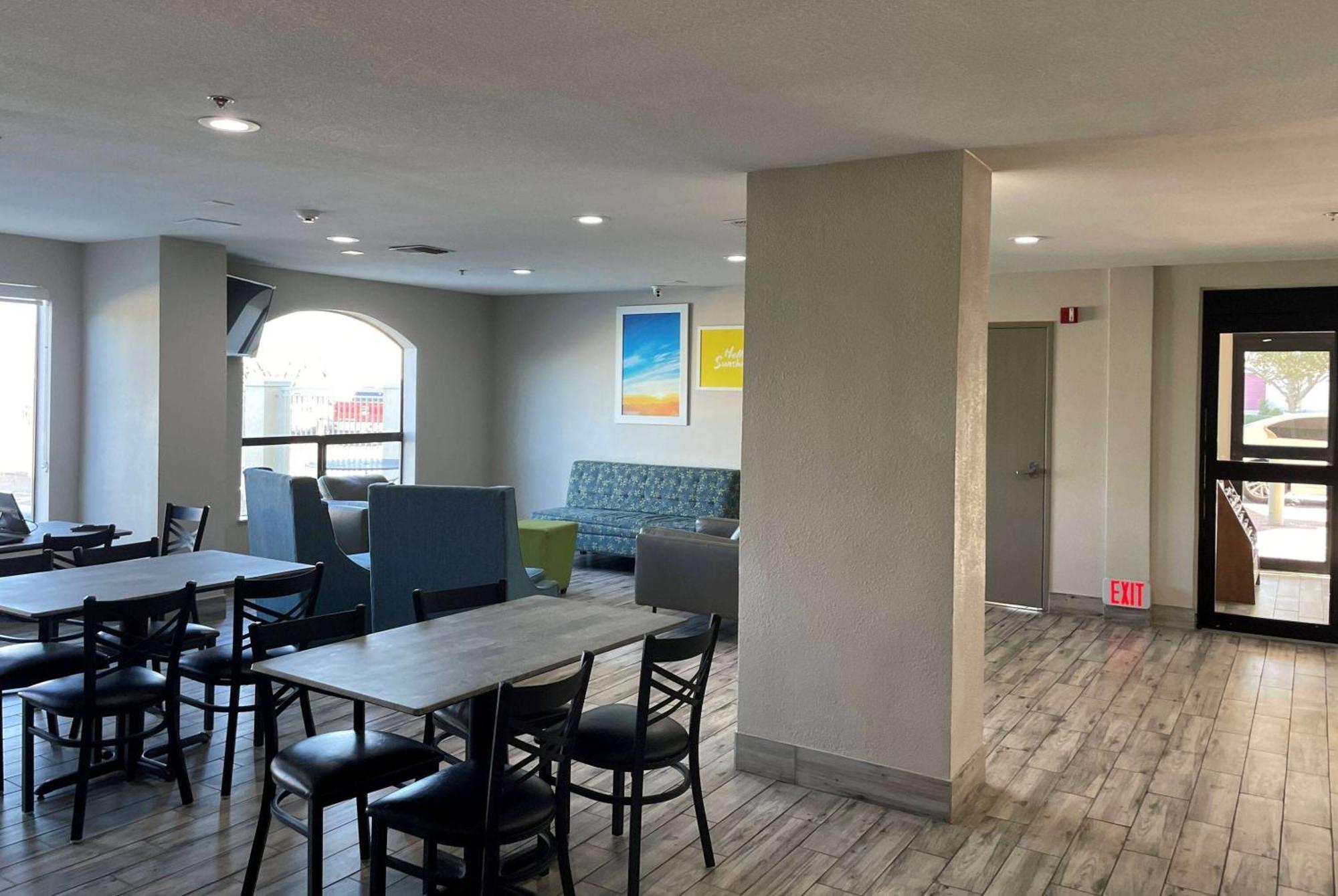Days Inn By Wyndham Dallas Garland West Exteriör bild