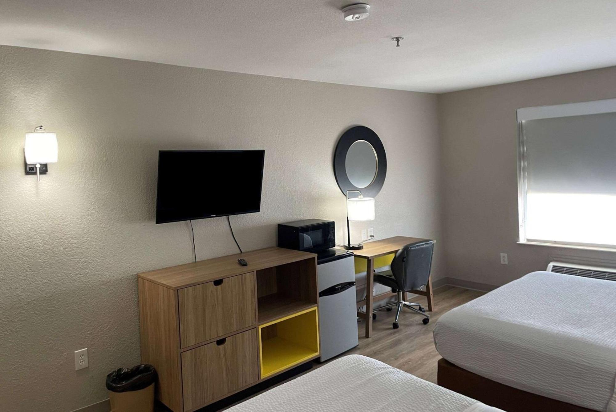 Days Inn By Wyndham Dallas Garland West Exteriör bild